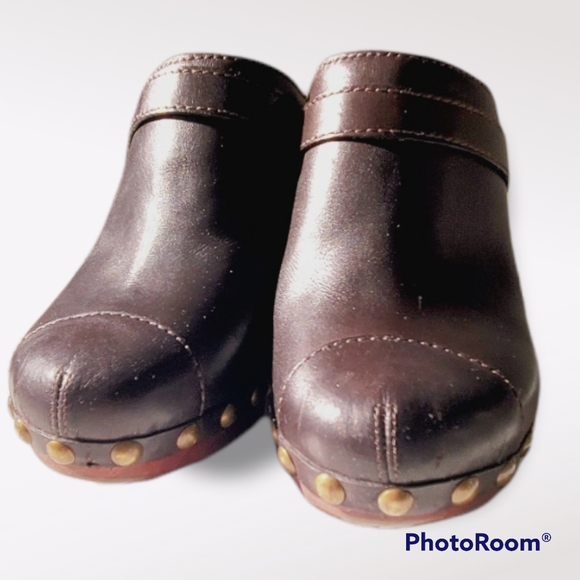 CHANEL CC Logo Vtg. Brown Platform Clogs Brass Accent Flawless On Trend Rare - Picture 4 of 14